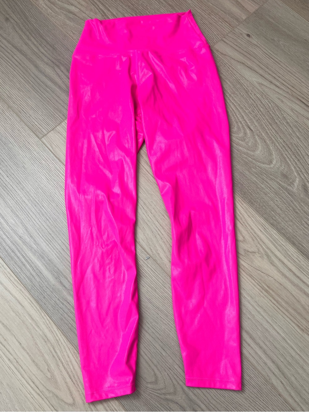 Beach Riot Shiny Pink yoga Pilates spin workout Leggings glows in dark